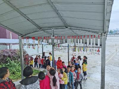 鹤峰：书签传“清”意 “廉”棚避风雨 