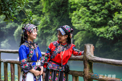 组图 | 鹤峰：夏日屏山迎客来 