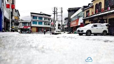 组图 | “倒春寒”！建始高山又飞雪