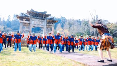 咸丰：“国潮”风吹进土司城 世遗变身“土司夫人梦工厂”
