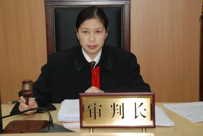 武汉江岸速裁女法官：全年人均结案近300件