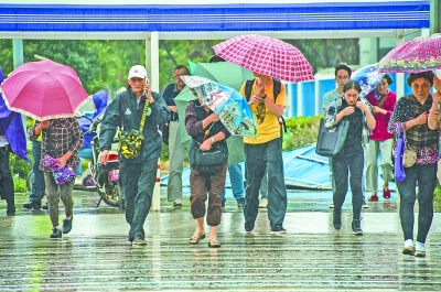 台风“鲇鱼”兴风作雨 武汉昨日风速快过“飞人”博尔特