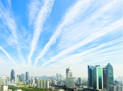 未来三天阵雨 周末直降5℃ 