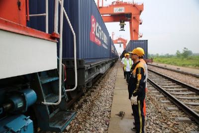 中欧班列（武汉）有跨境运输线路25条，上半年发运148列