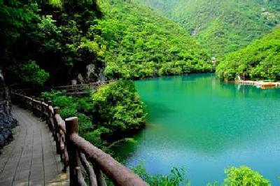 五龙河景区获评全国“景区带村”旅游扶贫示范项目称号