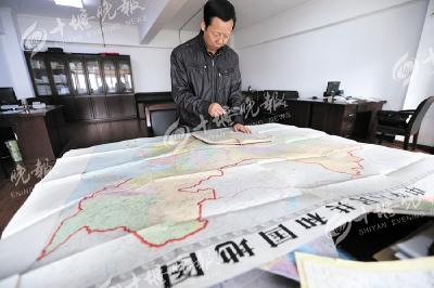 从图书到地图再到老文件  郑秀明：在收藏中追寻十堰历史