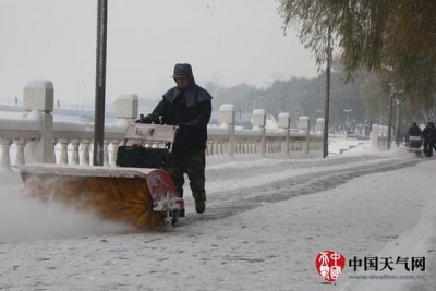 未来三天中东部迎大范围雨雪 局地降温超10℃
