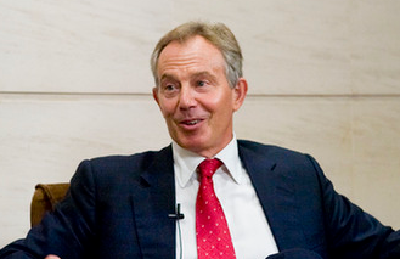 英国前首相布莱尔宣布重返政坛