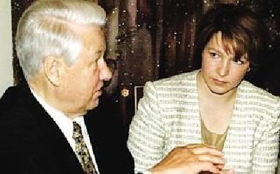 叶利钦女儿披露接班内幕：普京曾求我爸别辞职