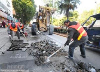 武当山景区公路开始维修