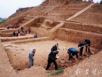 郧阳发掘出土多块旧石器