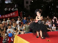 少儿模特大赛 看萌娃演绎精彩T台秀