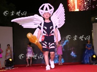 少儿模特大赛 看萌娃演绎精彩T台秀