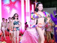 少儿模特大赛 看萌娃演绎精彩T台秀