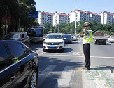 端午小长假第一天 十堰290名交警上路保畅通