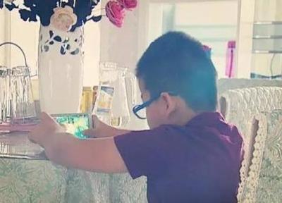12岁男孩玩游戏一月刷掉2万   家长遭遇退款难