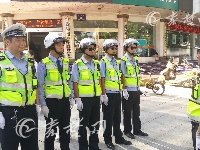 交警“雷霆行动”查摩的 一小时查扣22台