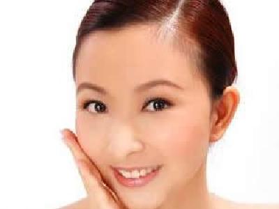 长期熬夜加班痘痘黄褐斑咋办？中医美容帮你解决“面子问题”