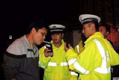 快看！十堰交警今晚查酒驾？2017十大酒驾案例曝光！