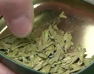 媒体卧底茶叶市场：香味可调年份造假 以次充好