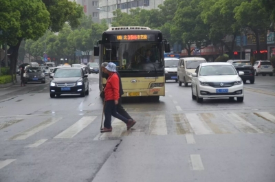 鄂C1G722公交车，啥也不说了，大家自己看！