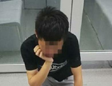 楼上熊孩子太吵扰人清梦 丹江口男子持刀找上门…