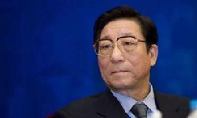原浙江省长打喷嚏绷断皮带 朱镕基大笑：报应