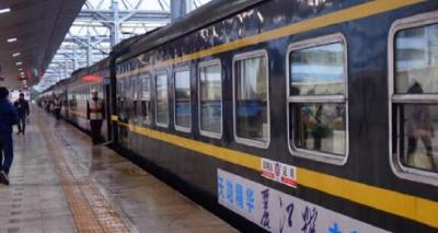 8日至12日，十堰加开赴汉口K8076次列车
