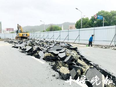 东风八万辆地下物流通道开建 下穿东风大道