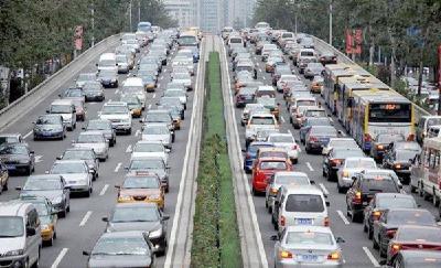 “五一”假期首日40条主要高速公路流量环比上升75.9%    
