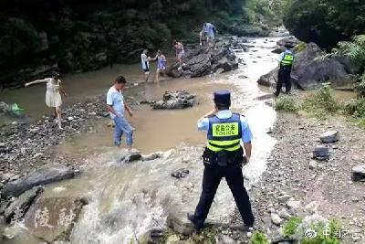 宜昌6驴友无视景区警告犯险，救援费到底该谁买单？