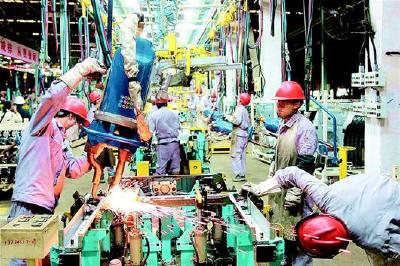 十堰新能源汽车势头正劲 今年将实现销售收入10亿元