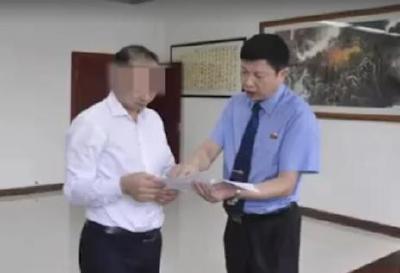 “黑老大”当庭指认主诉检察官为保护伞，重庆扫黑办回应 
