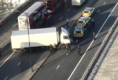 英国伦敦桥捅人事件致1死多伤 英警方将其视为恐袭处理