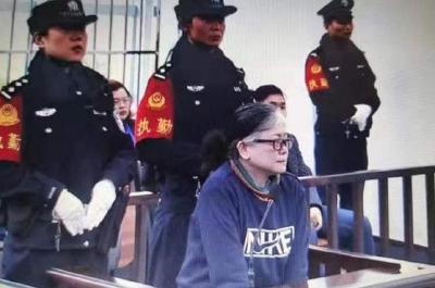 涉孙小果案19人获刑：其继父获刑19年 母亲20年 