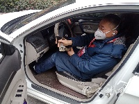 十堰营运车辆全面消毒 司机戴口罩上岗