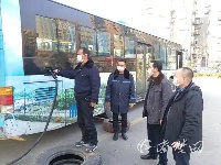十堰营运车辆全面消毒 司机戴口罩上岗