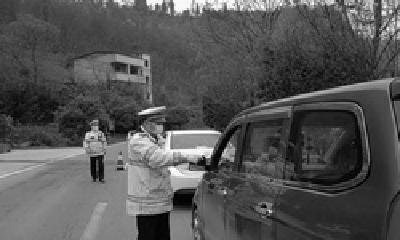 清明期间十堰交警全员上阵保道路安全畅通 严查交通违法