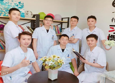 罗杰在全国两会点赞十堰7个“葫芦娃” 他们是奔涌的“后浪”  