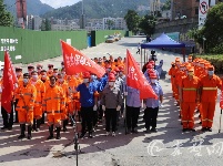 十堰举行城市内涝防汛抢险应急演练 