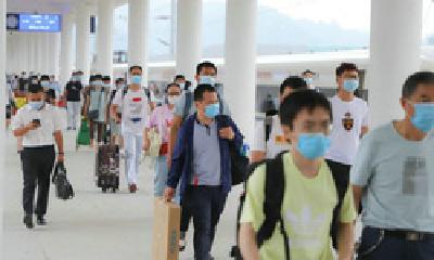 铁路暑运首日十堰送客6000余人 途经十堰部分列车时刻有变