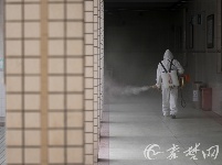 高考首日考试结束 十堰各考点进行消杀