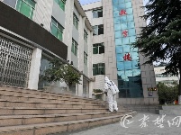 高考首日考试结束 十堰各考点进行消杀