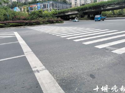 火箭路路口熊家湾转盘处已施划斑马线 后续将安装红绿灯