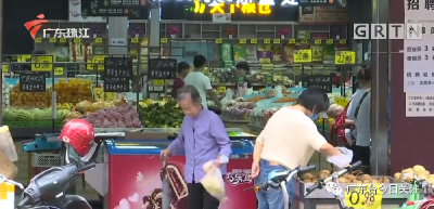 因多次在超市偷排骨，佛山阿婆被挂牌示众