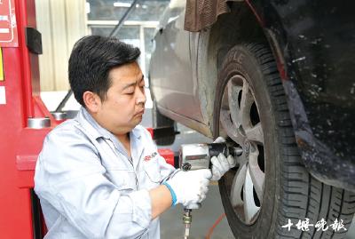 十堰“湖北工匠”张龙获奖50万，一分没要全额捐出.....