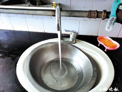 水压过低太阳能无法上水 社区建议居民自筹资金二次加压