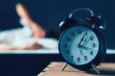 我国超3亿人有睡眠障碍，疫情致入睡延迟2到3小时