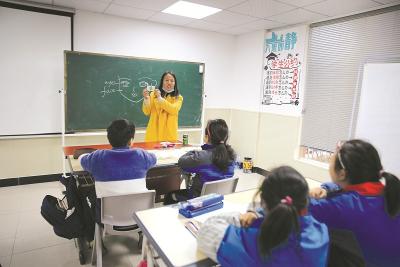 张湾区花果街办“四点半学校”实地探访：家长更放心 孩子更开心 