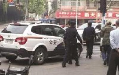 群众报警称有人大白天抢劫 民警一查才发现是一场乌龙！